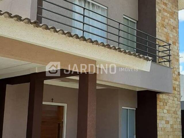 #157 - Casa para Venda em Arapongas - PR - 3