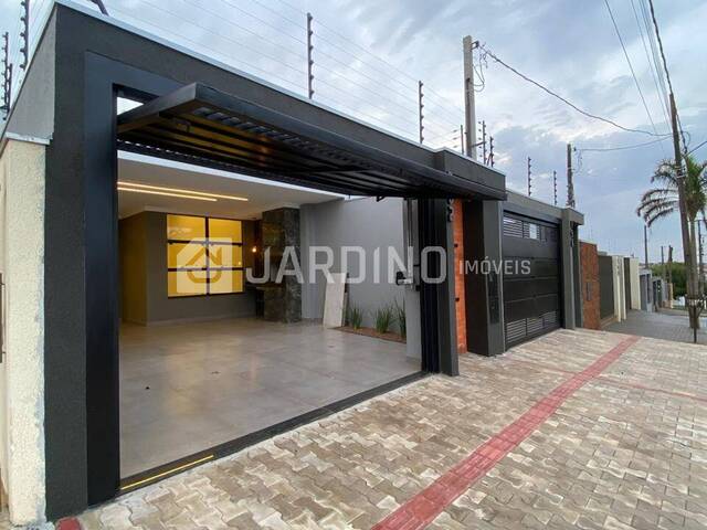 #205 - Casa para Venda em Arapongas - PR - 2