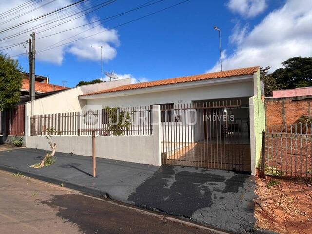 #208 - Casa para Venda em Arapongas - PR - 1