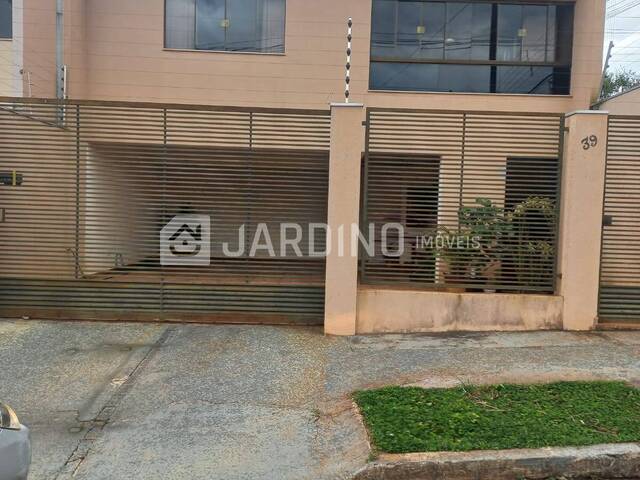 #325 - Casa para Venda em Arapongas - PR - 1